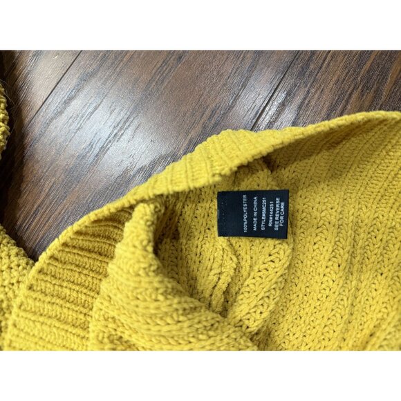 Moon & Madison Womens Size S Mustard Yellow Knit V-Neck Sweater Polyster - Picture 4 of 7